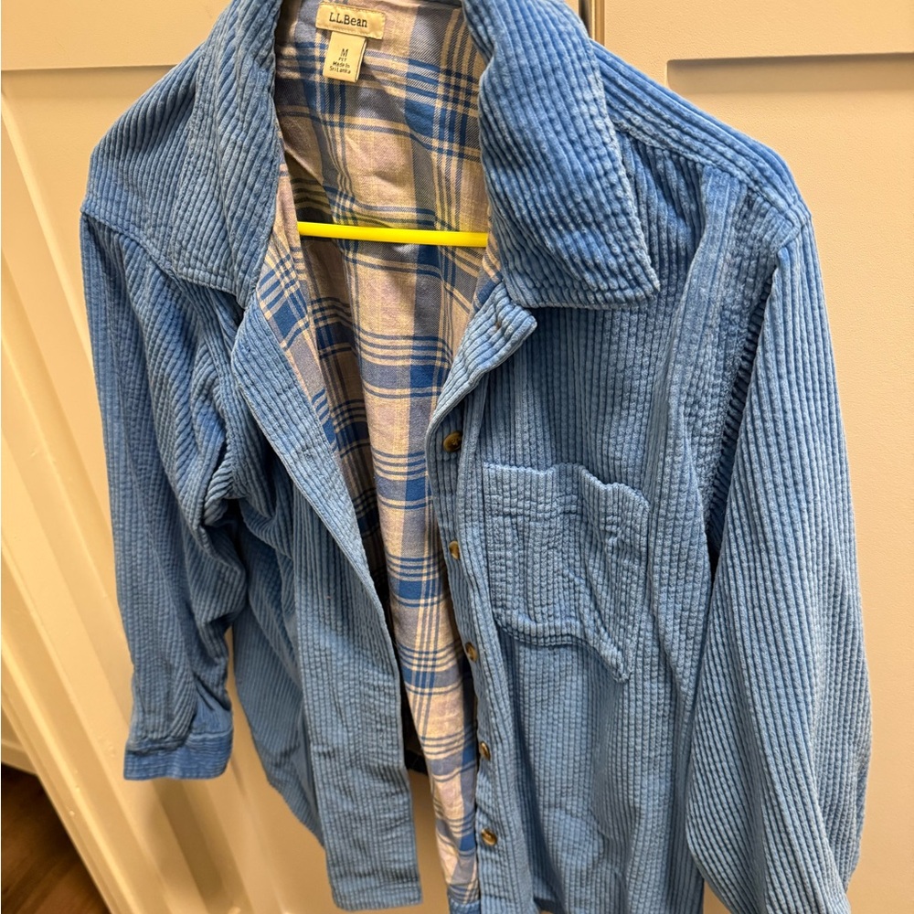 Vintage LL bean corduroy blue lined jacket.  Nice and soft. A beautiful blue